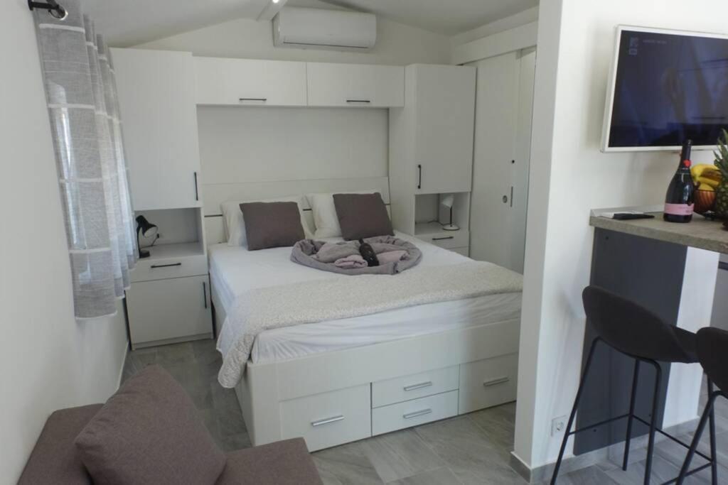 פיישצ'נה אובלה Apartment In Park Forest Soline Near The Sea מראה חיצוני תמונה